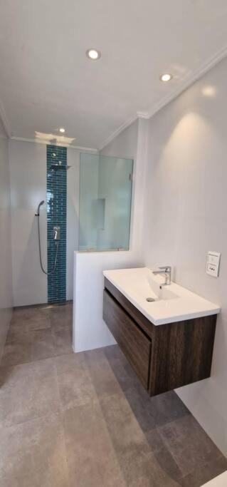 Paradise Heights Luxury Apartments & Villa Beau Vallon  Exterior photo